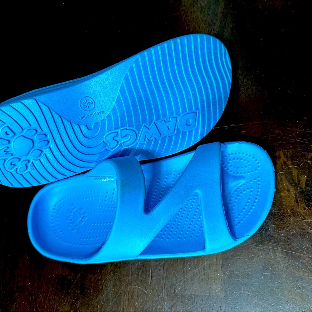 Kids Dawgs /Crocs, 2